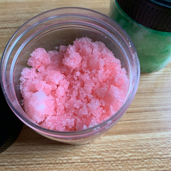 Body Scrub and Face Scrub - Picture 4 of 5